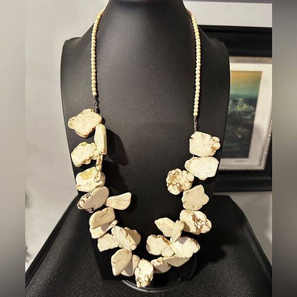 26" of all Howlite, statement necklace with silver tone hardware! - Picture 13 of 13